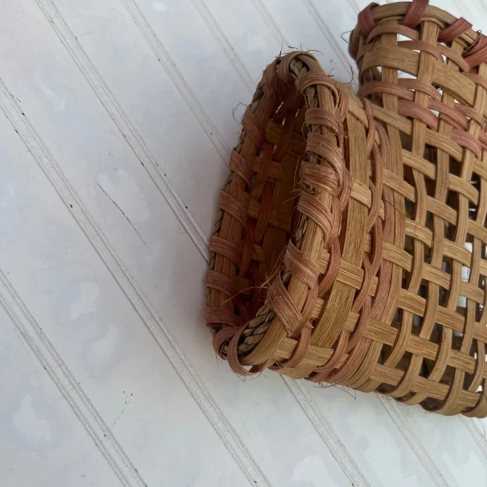 Handmade Heart Shaped Woven Wood Wall Basket Pocket Rustic Brown Lattice Decor